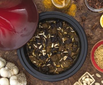 Lamm-Tajine mit Pflaumen und Mandeln