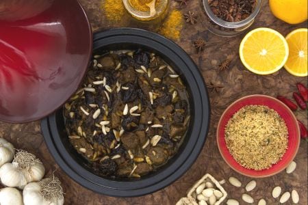 Lamm-Tajine mit Pflaumen und Mandeln