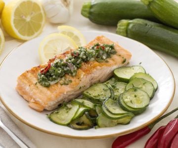 Gegrillter Lachs mit Petersiliensoße