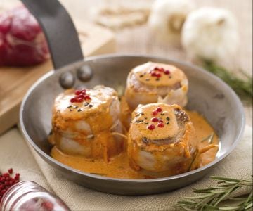 Tournedos mit rosa Pfeffer und schwarzem Salz aus Hawaii