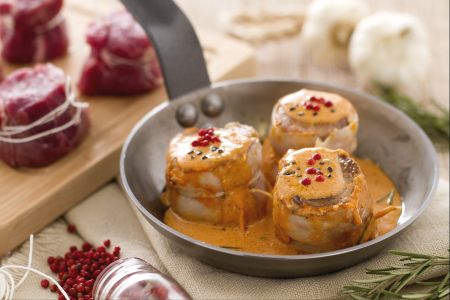 Tournedos mit rosa Pfeffer und schwarzem Salz aus Hawaii
