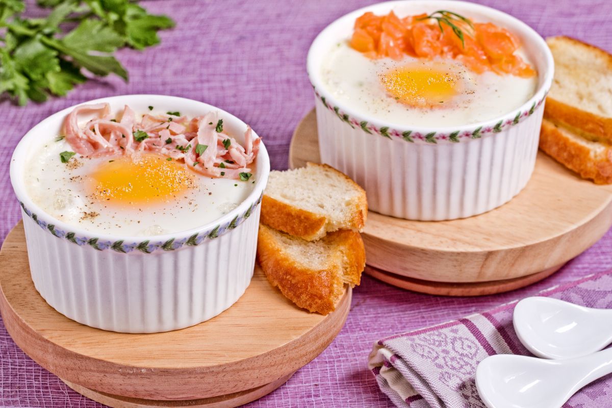 Eier im Cocotte mit Lachs