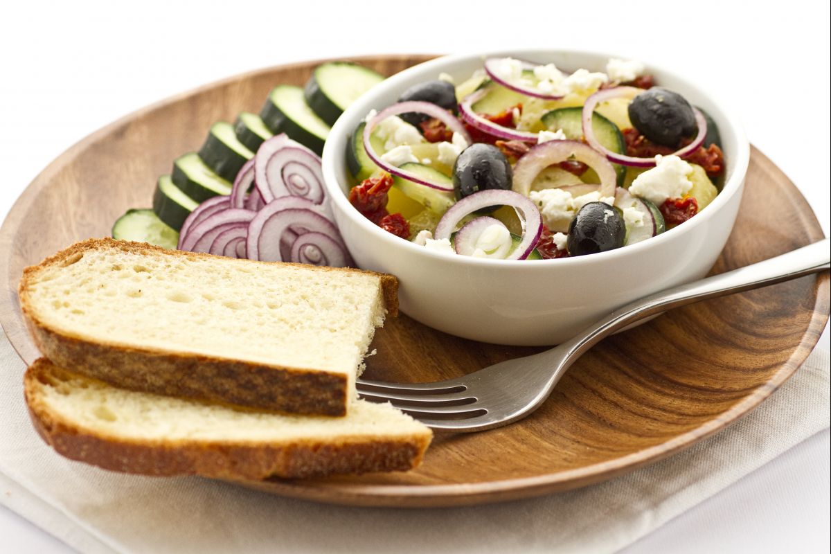 Kartoffel- und Gurkensalat