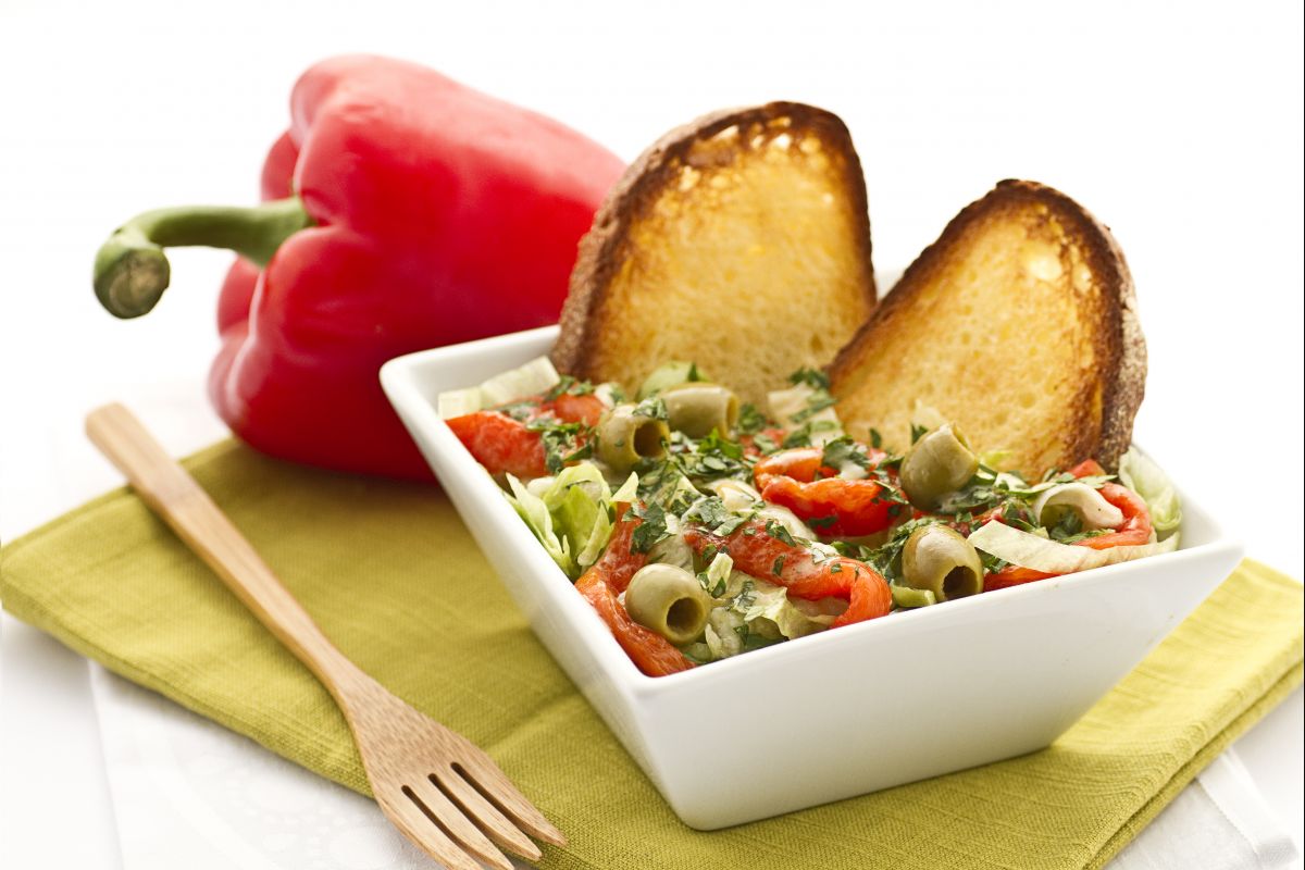 Sellerie- und Paprikasalat