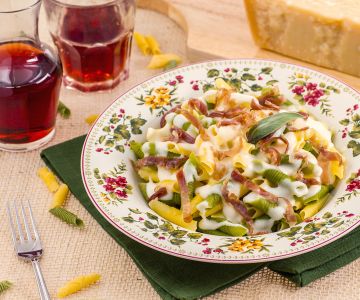 Maccheroncini am Kamm mit Culatello und Parmesancreme