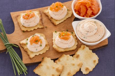 Klassische Blätterteig mit Quark und Lachs