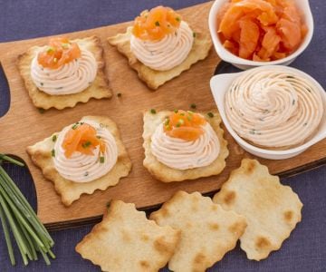 Klassische Blätterteig mit Quark und Lachs