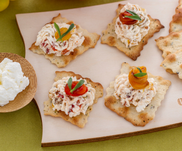 Blätterteig mit Oliven, Ricotta und gegrillten Paprika