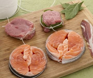 Wie man Fleisch- und Fischmedaillons herstellt