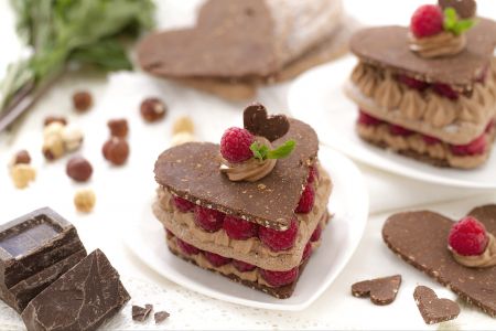 Schokoladen- und Himbeerherzchen