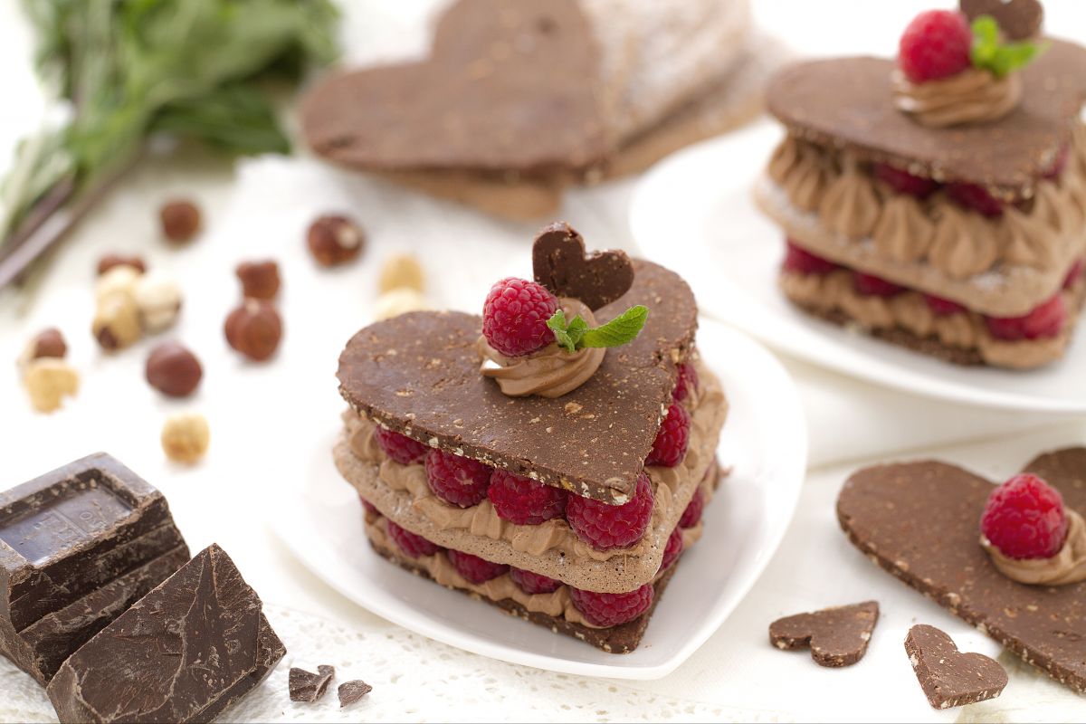 Schokoladen- und Himbeerherzchen