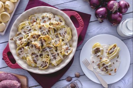 Lumaconi mit Wurst und Scamorza