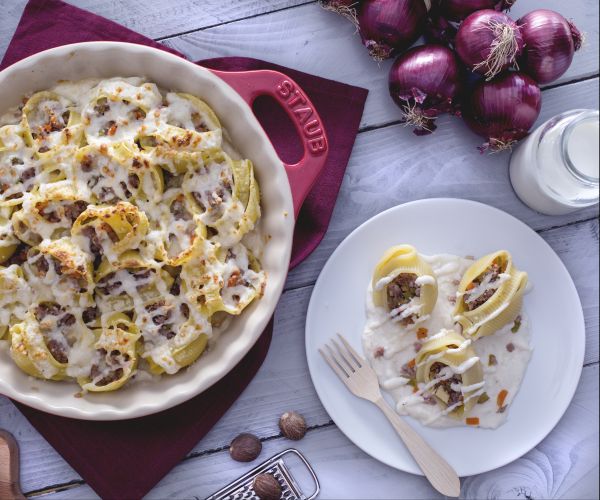 Lumaconi mit Wurst und Scamorza