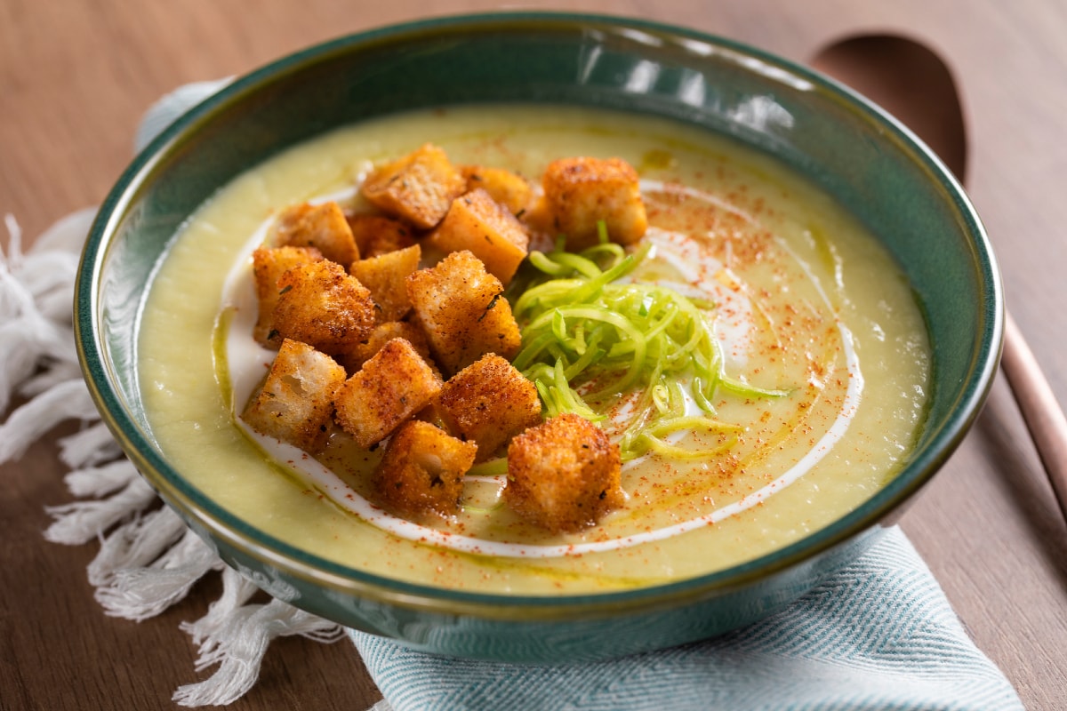 Lauchcremesuppe mit würzigen Croutons