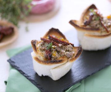 Gefüllte Toastkörbchen