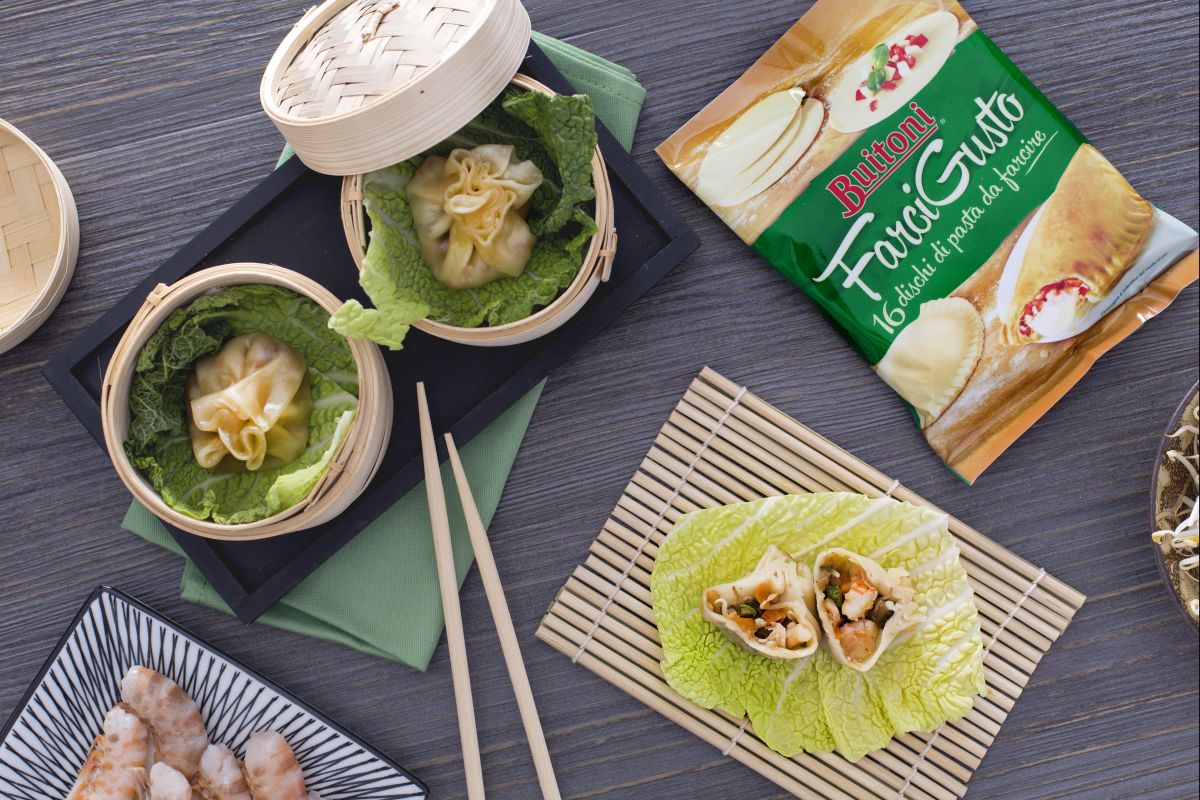 Gedämpfte Ravioli nach orientalischer Art mit Gemüse und Garnelen