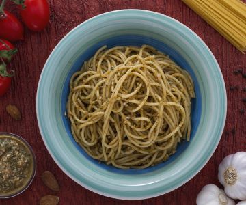 Spaghetti mit Trapanese-Pesto