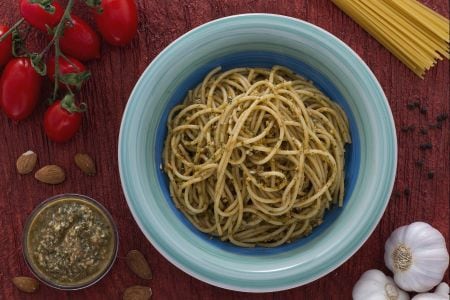 Spaghetti mit Trapanese-Pesto