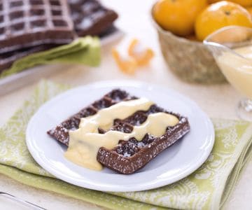 Kakao-Waffeln mit Mandarinencreme