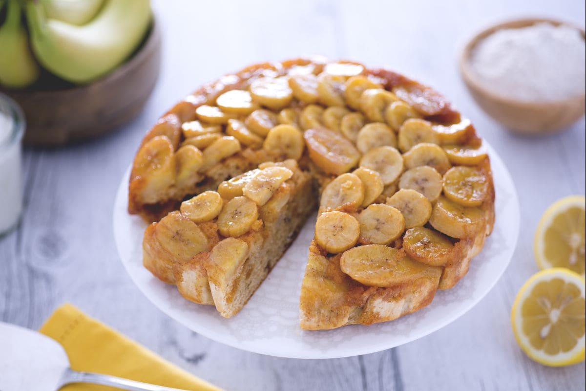 Gestürzter Bananenkuchen