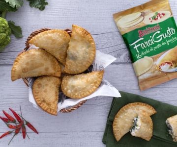 Panzerotti mit Ricotta und Stängelkohl