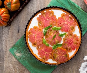 Tomaten-Quiche mit Stracciatella
