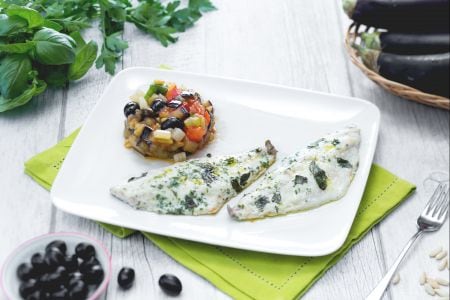 Dorade mit Kräutern und Caponata