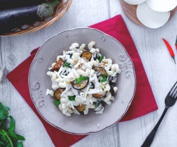 Pasta alla Norma in weiß