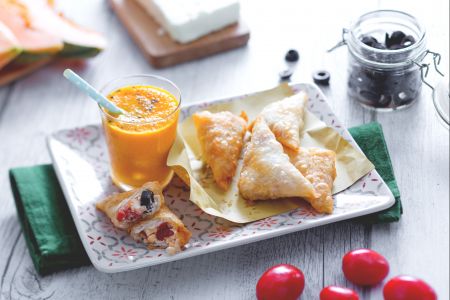 Melonen-Shots mit Feta-Päckchen