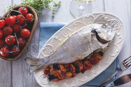 Dorade auf mediterrane Art