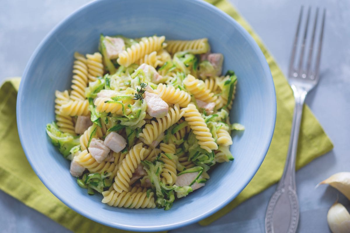 Pasta mit Schwertfisch und Zucchini