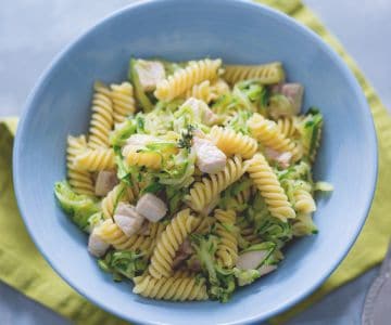 Pasta mit Schwertfisch und Zucchini