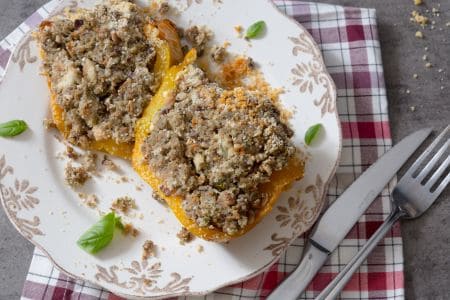 Gefüllte Paprika nach neapolitanischer Art