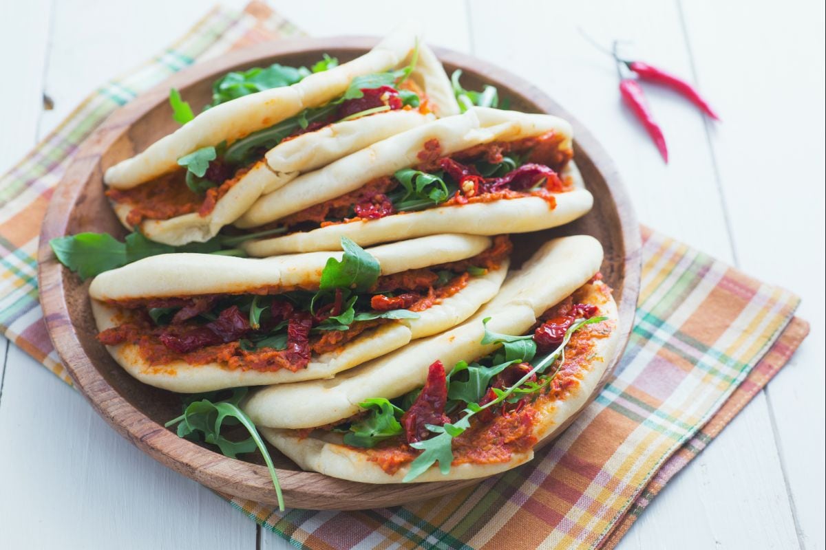 Pita mit getrockneten Tomaten Hummus