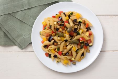Kalter Nudelsalat mit Gemüse-Caponata