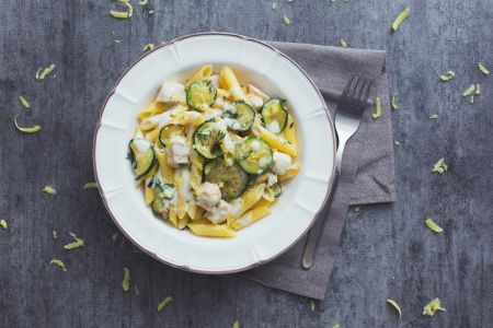 Pasta mit Huhn und Zucchini
