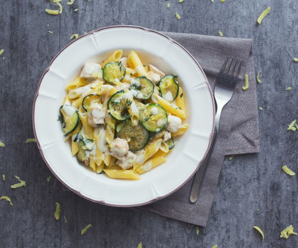 Pasta mit Huhn und Zucchini