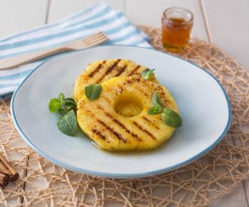 Gegrillte Ananas mit Honig und Zimt
