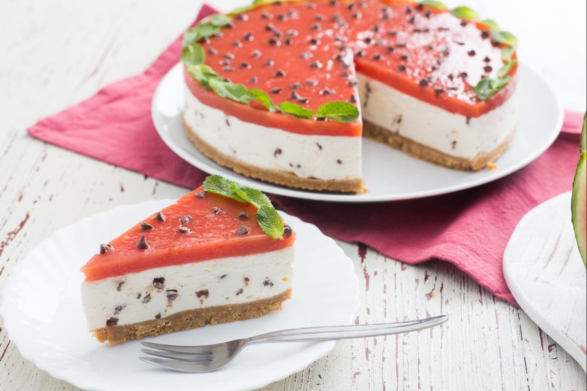 Kalter Kuchen mit Wassermelonen-Gelee