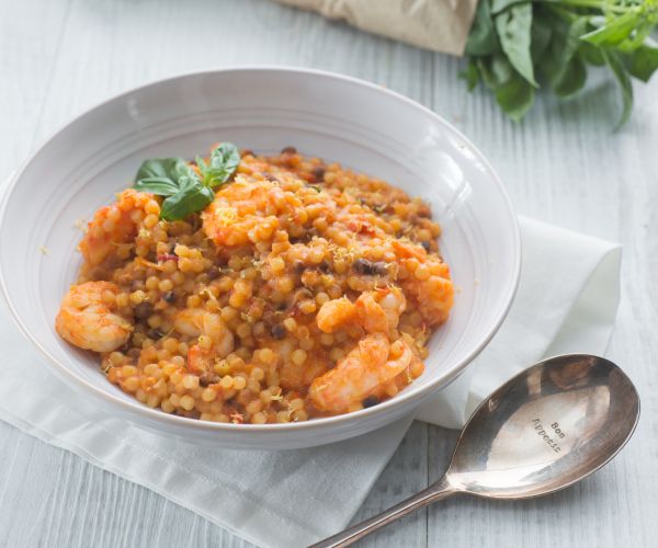 Fregola mit Scampi und Garnelen