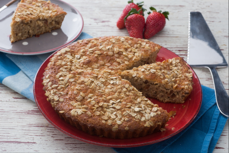 Laktosefreier Kuchen mit Joghurt, Hafer und Rosinen