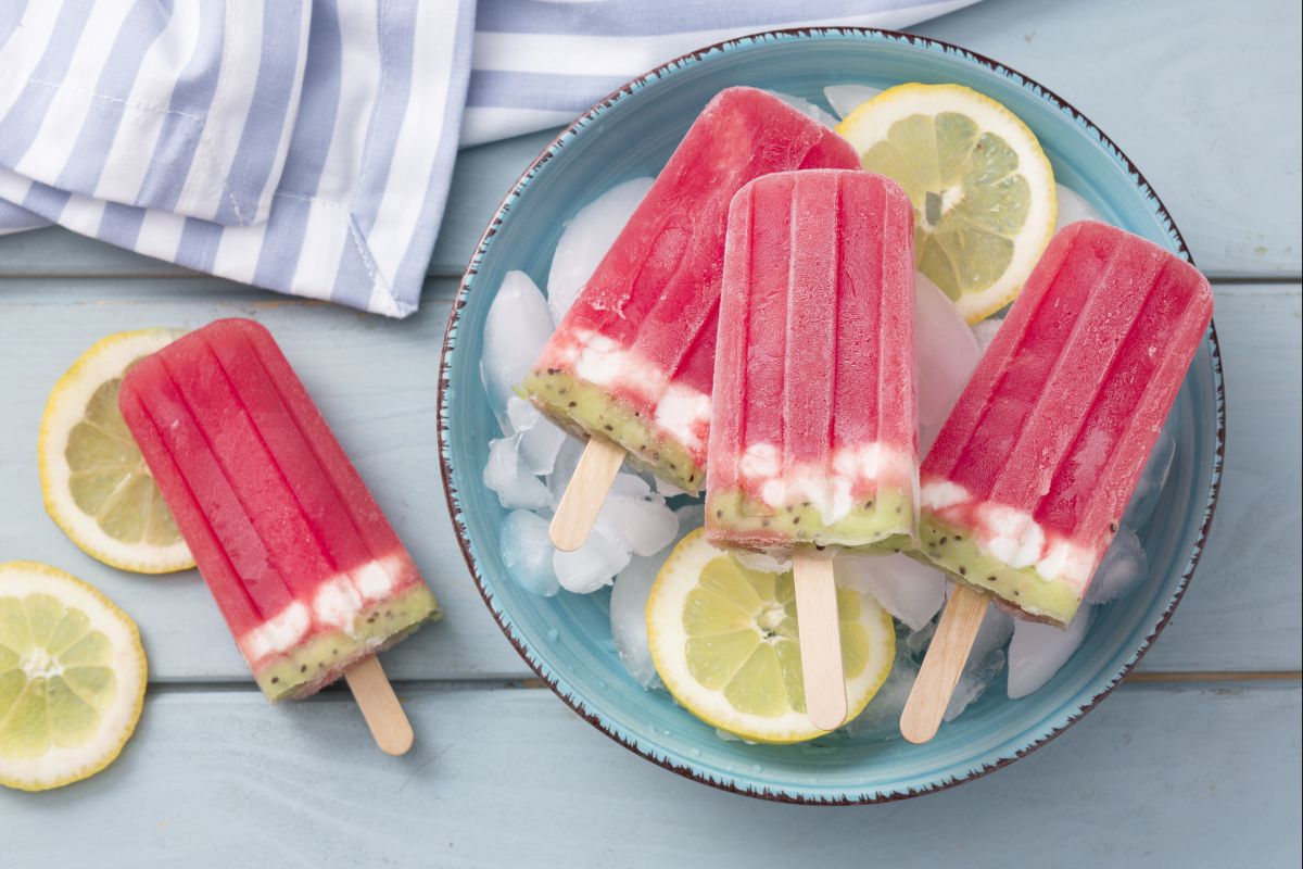 Alkoholische Wassermelonen-Eis am Stiel