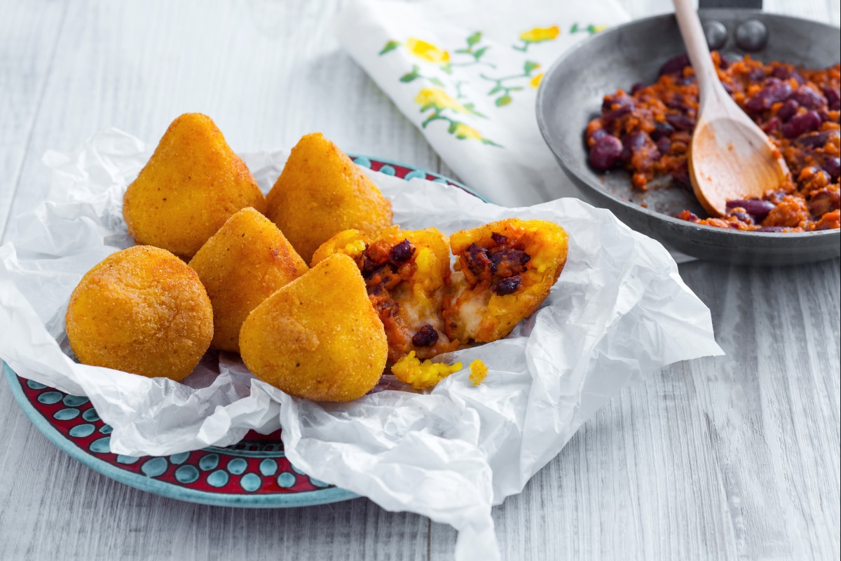 Arancini mit Bohnenragout