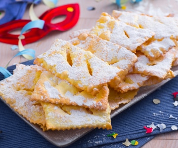 Im Ofen gebackene Chiacchiere