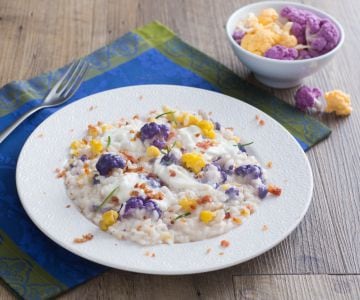 Risotto mit buntem Blumenkohl, Stracciatella und Guanciale