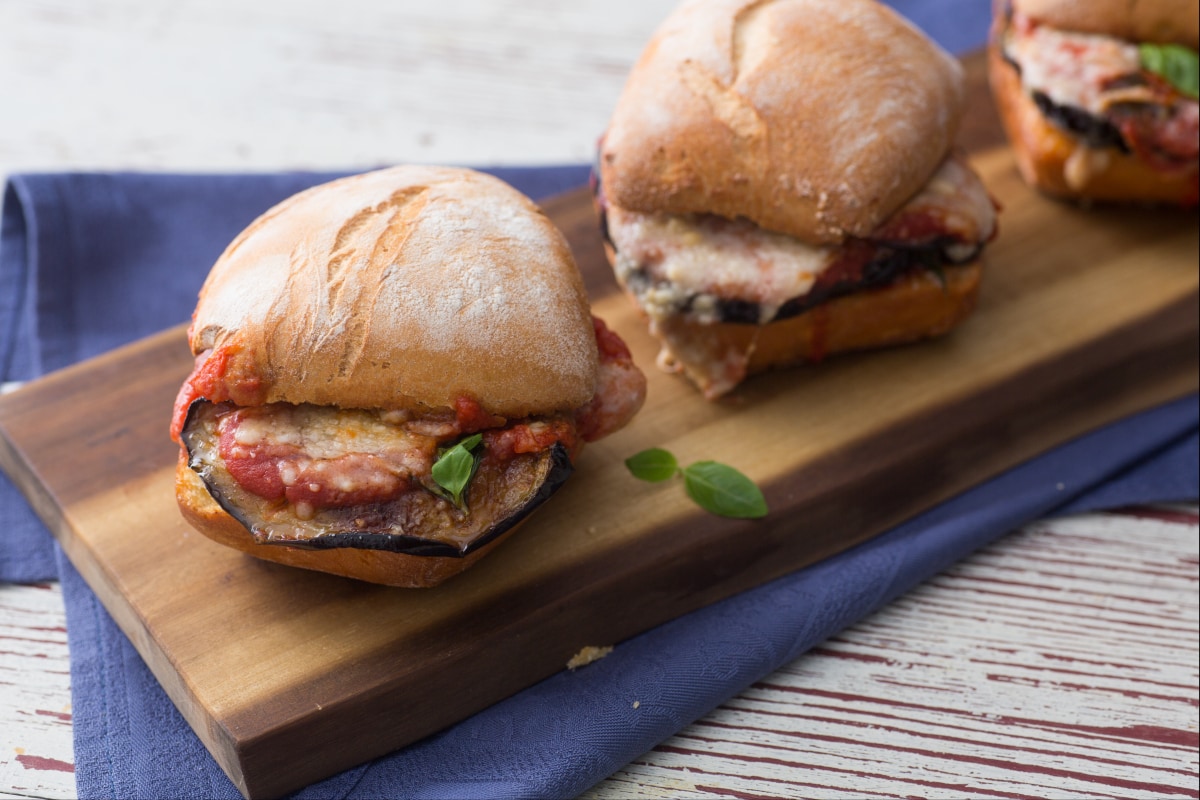 Parmigiana im Brötchen