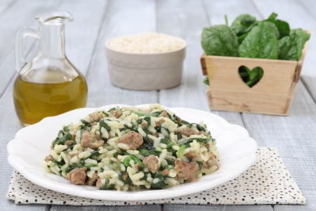Risotto mit Wurst und Spinat