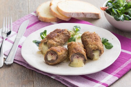 Fleischröllchen mit geschmolzenem Kern