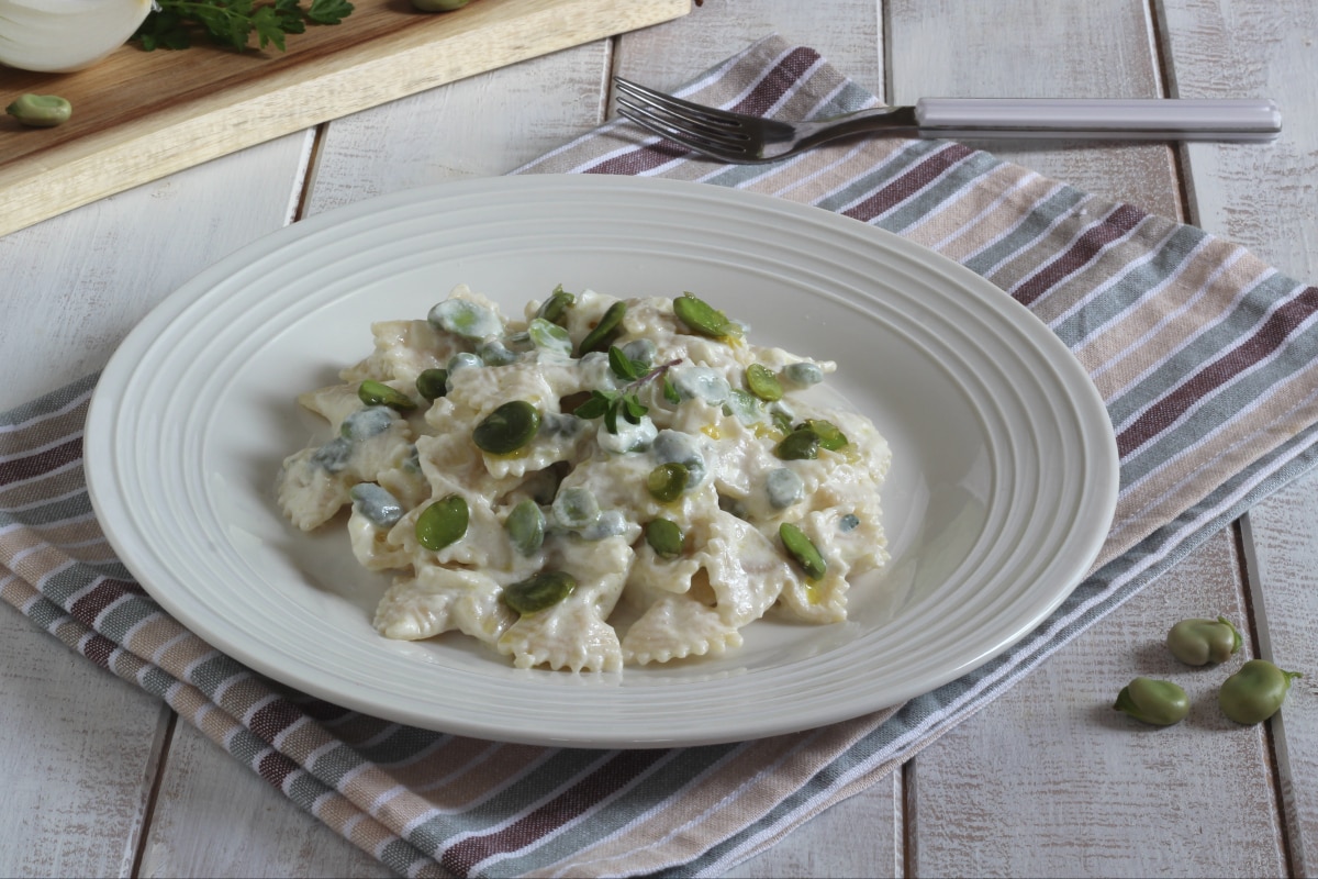 Pasta mit Ricotta-Creme und Saubohnen