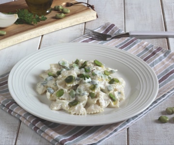 Pasta mit Ricotta-Creme und Saubohnen